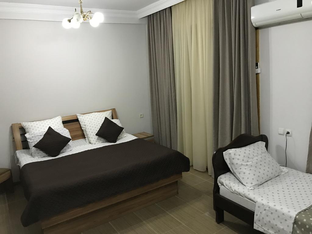 Smak Hotel Koboeleti Buitenkant foto