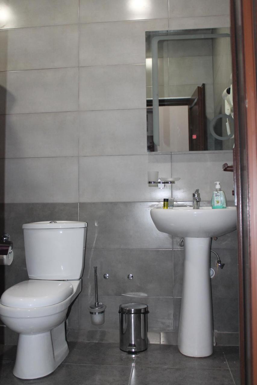 Smak Hotel Koboeleti Buitenkant foto